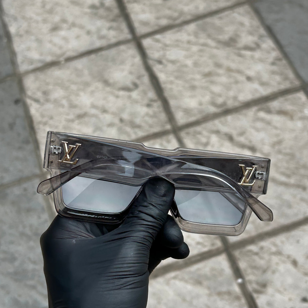 Lentes Louis Vuitton Cyclone - Cristal Oscuro Premium