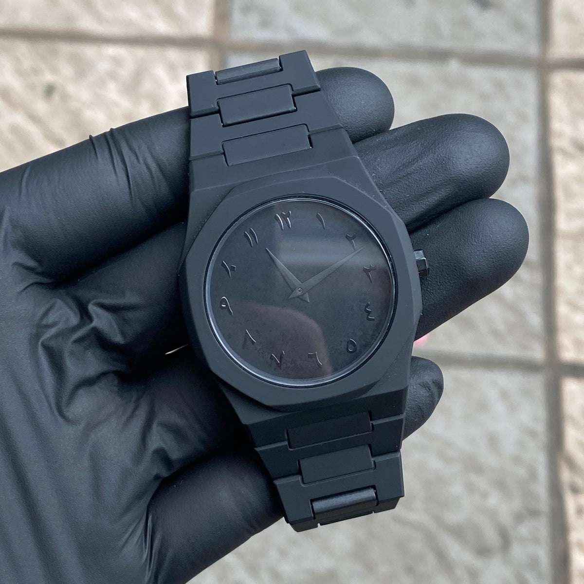 Reloj Clásico con Números Árabes - Resistente al Agua