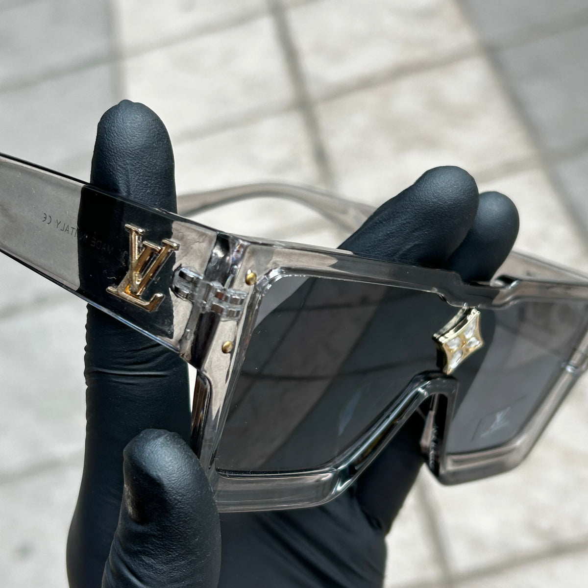 Lentes Louis Vuitton Cyclone - Cristal Oscuro Premium